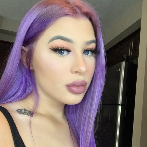 Meet your Posher, Emrielle - Picture 2 of 4